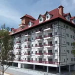 Misty Apartments@Iris House Resort
